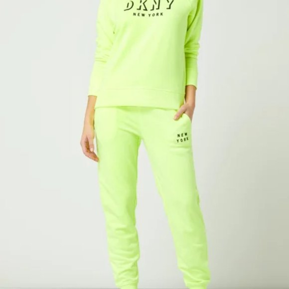 DKNY Sweaters - DKNY PERFORMANCE New York sweatshirt Size Small